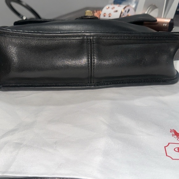Vintage Coach Willis Black
Leather Cross-body/Satchel/Top Handle
Bag 9927 - Picture 13 of 16